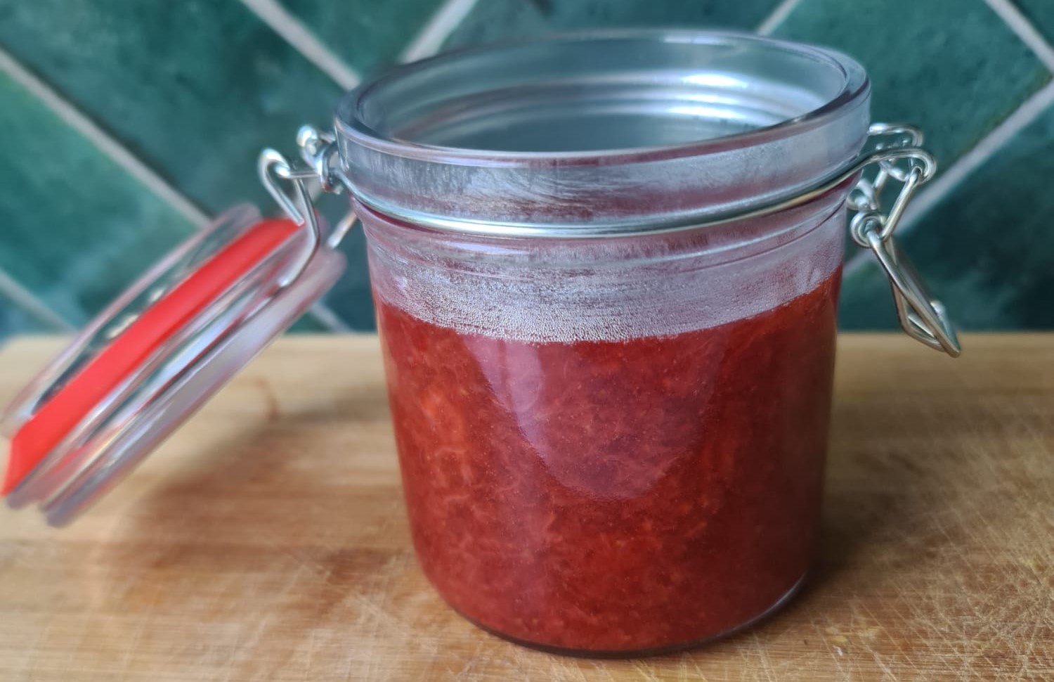 Zelfgemaakte jam zonder toegevoegde suiker met agar agar